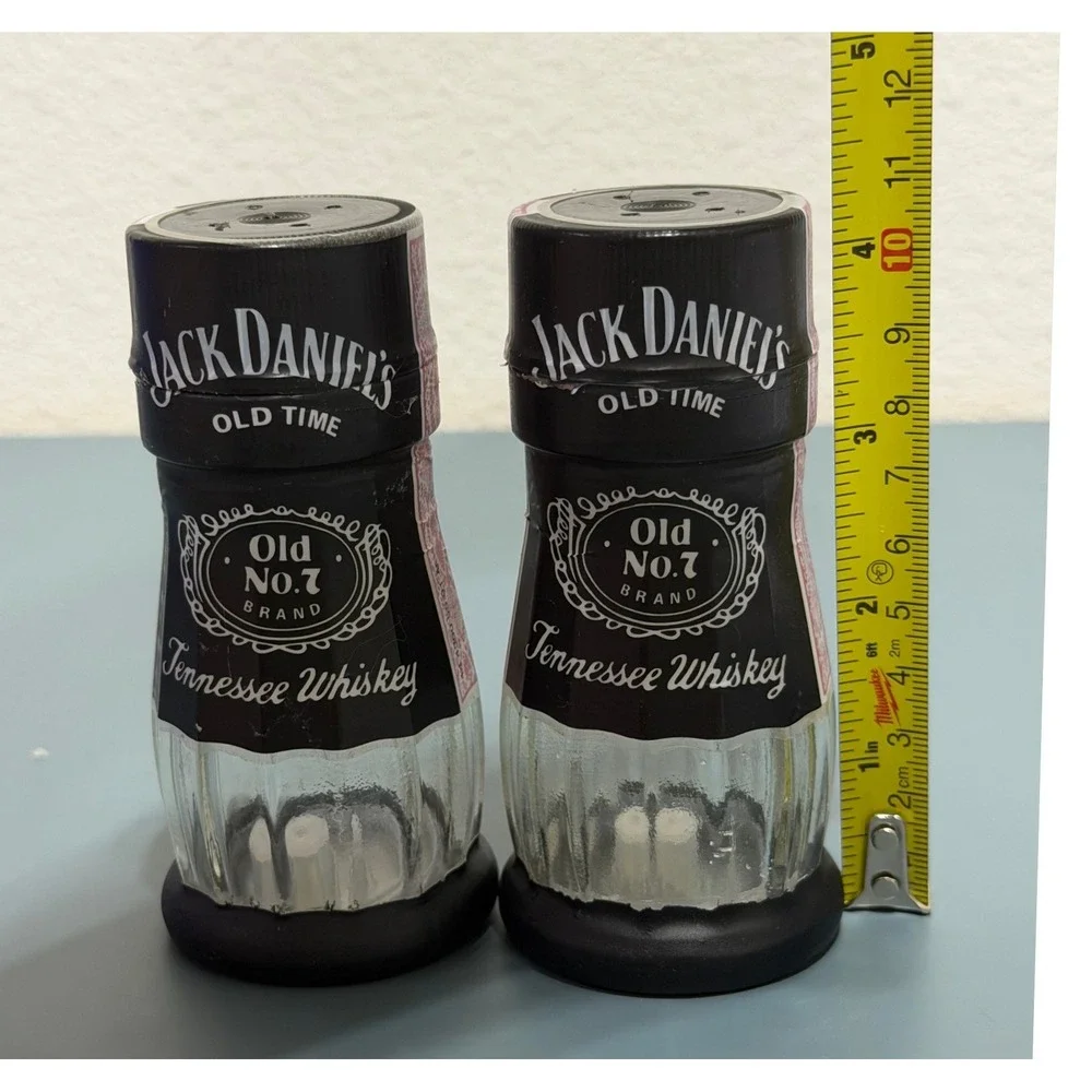 Jack Daniels Old No 7‎ Tennessee Whiskey Salt and Pepper Shakers Set Black Glass